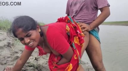 Amateur Hindi Hd Video | Fucking Dehati Village Bhabhi in River S